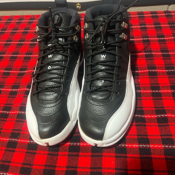Jordan 12 playoffs - Picture 3 of 5